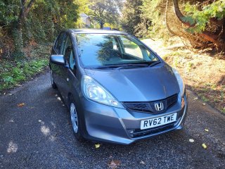 /photos/11860/f962a502-2b94-4e3e-a2b9-a436a346c7f8_i320x240.jpg